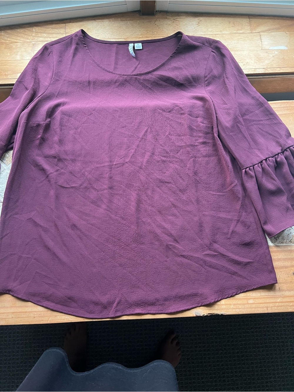 elle Burgundy  Solid Scoop Neck 3/4 Ruffle Sleeve Pullover Blouse Women’s M #452